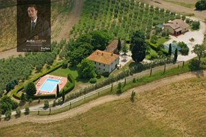 6 bedrooms Villa in Montalcino, Italy No. 511