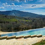 5 bedrooms Villa in Cortona, Italy No. 531 - Image 2