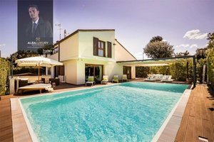 3 bedrooms Villa in Pisa, Italy No. 532