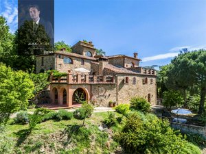 5 bedrooms Villa in Sinalunga, Italy No. 537