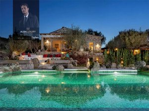 5 bedrooms Villa in Olbia, Italy No. 541