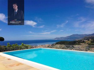 4 bedrooms Villa in Bordighera, Italy No. 543