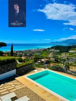 4 bedrooms Villa in Bordighera, Italy No. 543 - Image 3