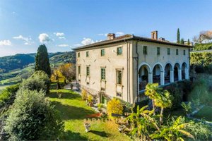 9 bedrooms Villa in Lucca, Italy No. 546