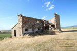 4 bedrooms Land in Volterra, Italy No. 575 - Image 2