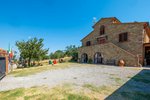 4 bedrooms House in Volterra, Italy No. 61384 - Image 7