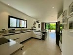 5 bedrooms Villa in Tamarin, Mauritius No. 131 - Image 3