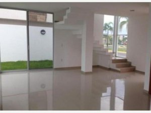 3 bedrooms House in Tlajomulco de Zuniga, Mexico No. 175549