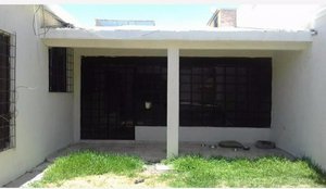 3 bedrooms House in Playa Vicente, Mexico No. 185904