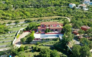 5 bedrooms Villa in Blizikuce, Montenegro No. 253