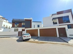 6 bedrooms Villa in Muscat, Oman No. 1187