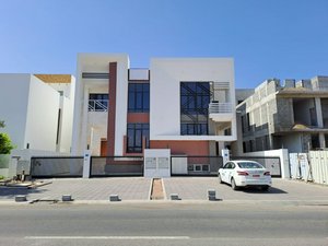 6 bedrooms Villa in Muscat, Oman No. 1189