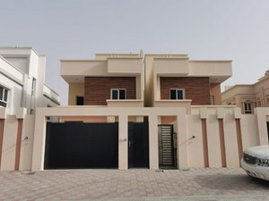4 bedrooms Villa in Al Amarat, Oman No. 1311
