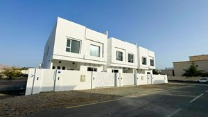 4 bedrooms Villa in Al Amarat, Oman No. 133