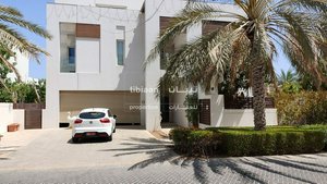 7 bedrooms Villa in Muscat, Oman No. 336