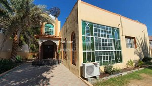 4 bedrooms Villa in Muscat, Oman No. 343