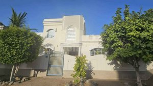 4 bedrooms Villa in Muscat, Oman No. 37