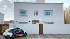 5 bedrooms Villa in Al Amarat, Oman No. 378