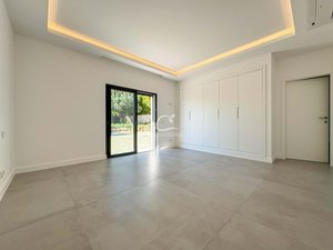 4 bedrooms Villa in Loule, Portugal No. 131169