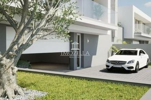 3 bedrooms Townhouse in Calheta, Portugal No. 149689