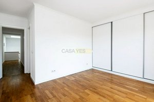 3 bedrooms Townhouse in Cascais, Portugal No. 179182