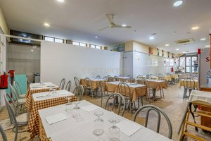 3 bedrooms Commercial property in Loures, Portugal No. 180756