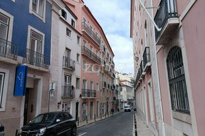 155m² Building in Lisbon, Portugal No. 182645