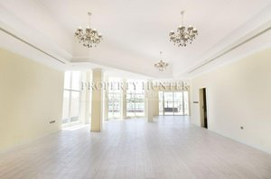 4 bedrooms House in Leqtaifiya, Qatar No. 143