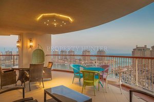 4 bedrooms Apartment in The Pearl, Qatar No. 158