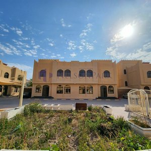 5 bedrooms Villa in Al Shamal, Qatar No. 570