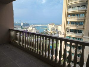 3 bedrooms Apartment in Doha, Qatar No. 621