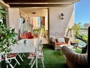 4 bedrooms Apartment in Doha, Qatar No. 634