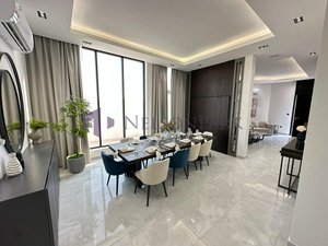 5 bedrooms Villa in Doha, Qatar No. 677