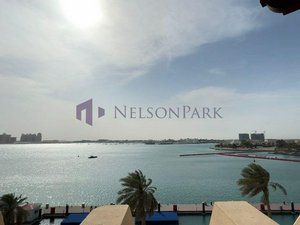 4 bedrooms Office in Doha, Qatar No. 736