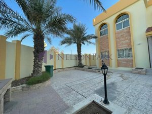 6 bedrooms Villa in Doha, Qatar No. 742