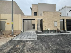 6 bedrooms Apartment in Riyadh, Saudi Arabia No. 389