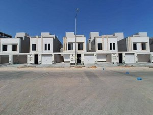 3 bedrooms Apartment in Riyadh, Saudi Arabia No. 812