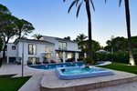 4 bedrooms Villa in Marbella, Spain No. 101746 - Image 17