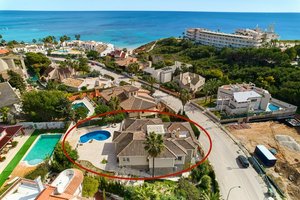 4 bedrooms Villa in Alicante, Spain No. 10249