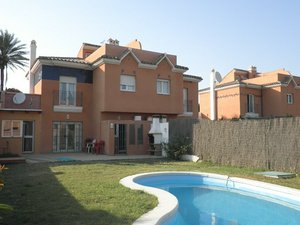 4 bedrooms Townhouse in Estepona, Spain No. 102639