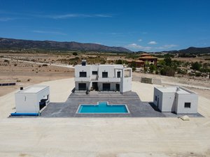 3 bedrooms Villa in Pinoso, Spain No. 10347