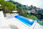 3 bedrooms Villa in Lloret de Mar, Spain No. 10718 - Image 2