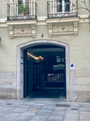 33m² Garage in Madrid, Spain No. 109156