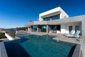 4 bedrooms Villa in Cumbre Del Sol, Spain No. 11083