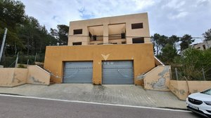 4 bedrooms Townhouse in Barcelona, Spain No. 111694