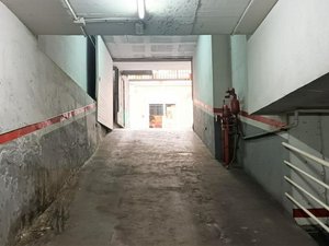 Garage in Eixample, Spain No. 111773