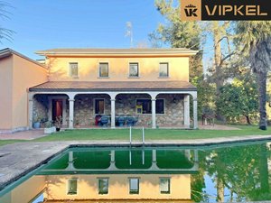 6 bedrooms House in Cambre, Spain No. 112107