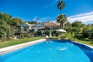 6 bedrooms Villa in Malaga, Spain No. 113627