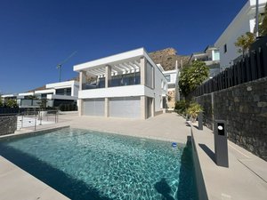 4 bedrooms Villa in Finestrat, Spain No. 11771