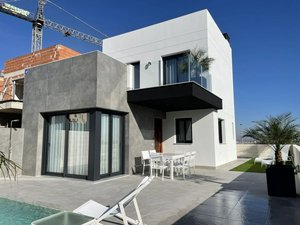 3 bedrooms House in Torrevieja, Spain No. 11829